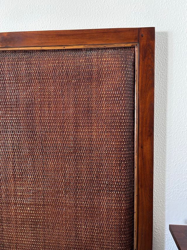 Testiera in legno con vimini