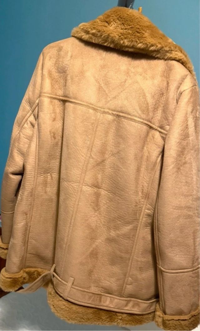 Chaqueta borreguillo Stradivarius marrón