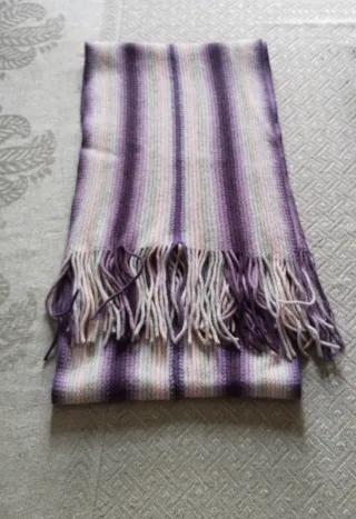 Bufanda de lana con rayas morado y rosa
