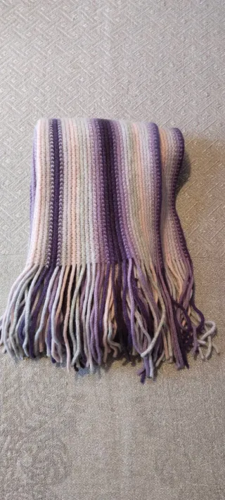 Bufanda de lana con rayas morado y rosa