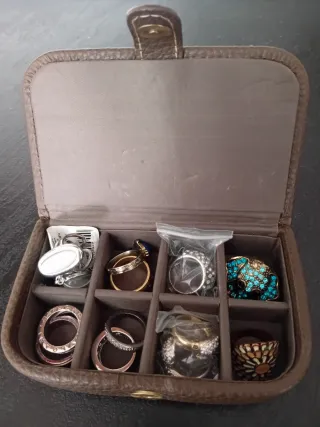 Kit de anillos y joyería fantasía