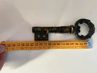 Cavatappi in bronzo con decorazioni