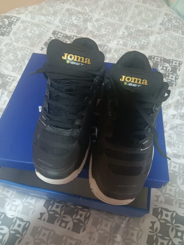 Deportivas Joma niño negras y doradas