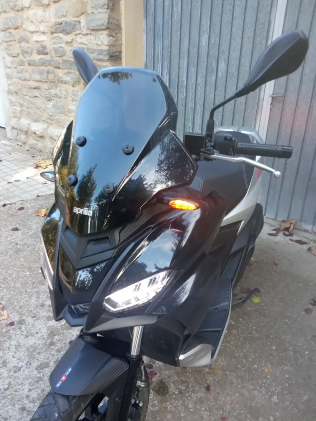 Moto Aprilia SR GT. 125cc