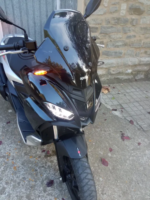 Moto Aprilia SR GT. 125cc