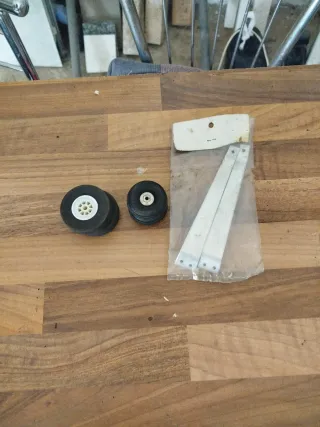 Tren aterrizaje y ruedas,