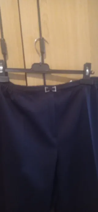 Pantalón negro talle 52 con etiqueta