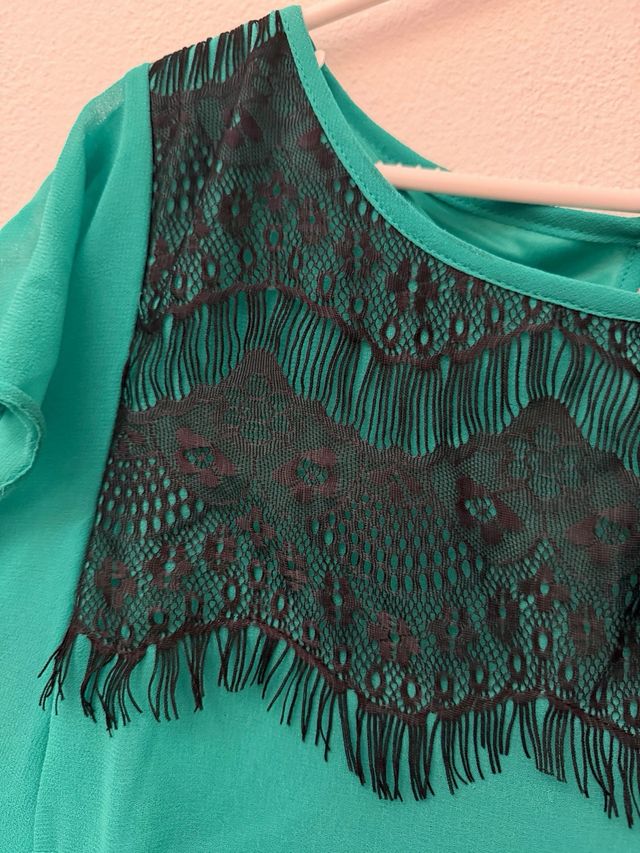 Vestido verde agua con encaje negro talla L