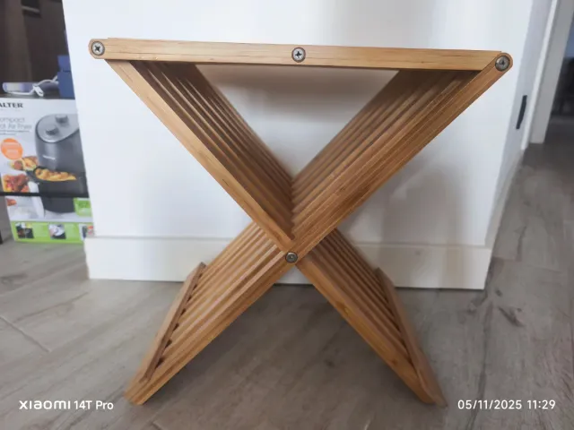 Mesa plegable de bambú casi nueva