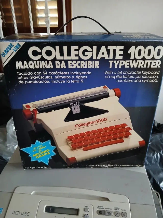 Máquina de escribir Collegiate 1000