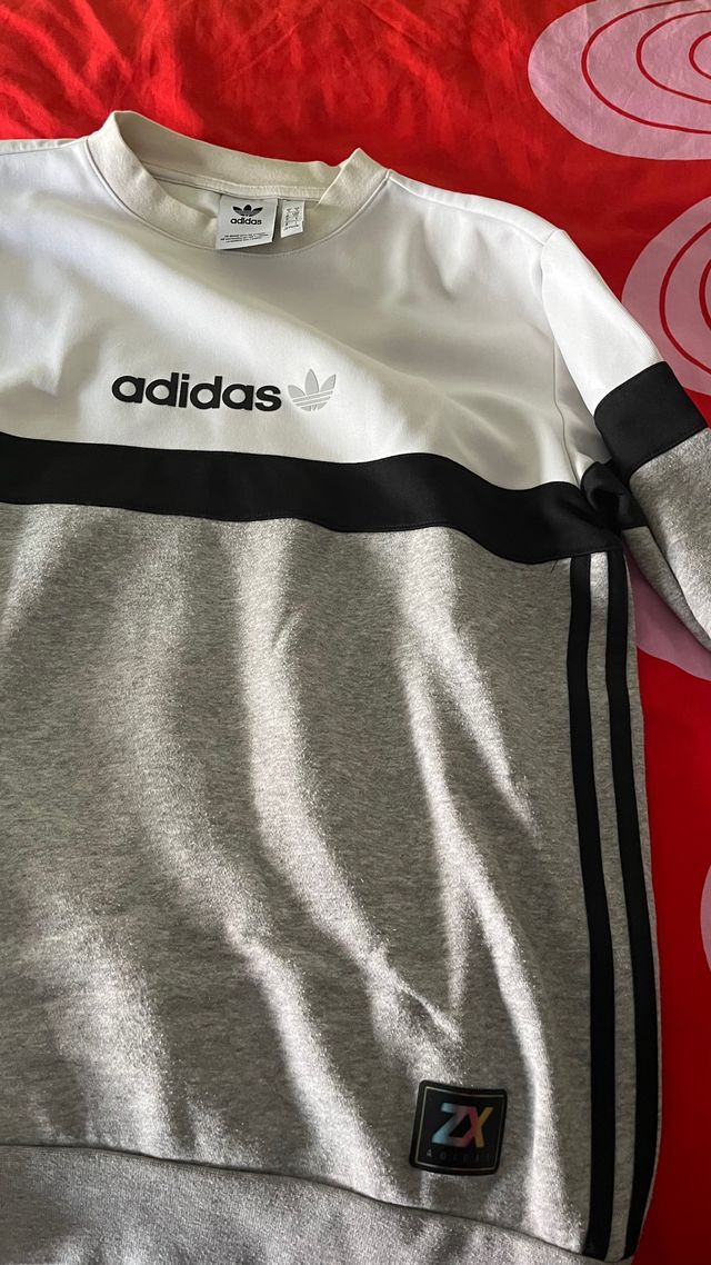 Sudadera Adidas gris y blanca