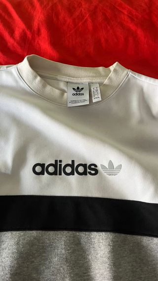 Sudadera Adidas gris y blanca
