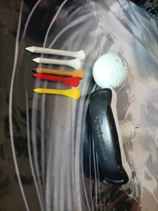 Accesorios de Golf: Tees, Bola y Grip