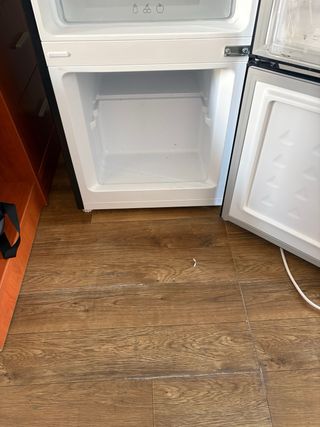 Nevera Cecotec Negra