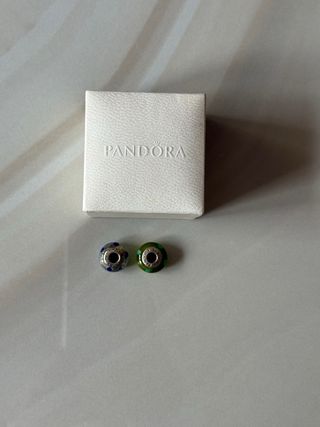 2 Charms Pandora Azul y Verde