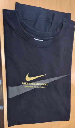 Camiseta Nike Negra Athletic Dept.