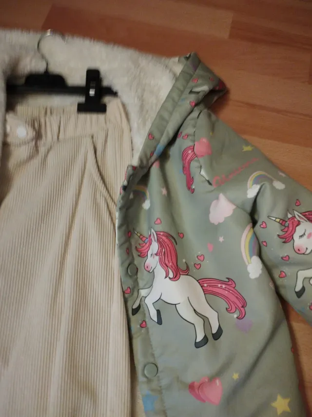 Conjunto niña chaqueta y pantalón unicornios