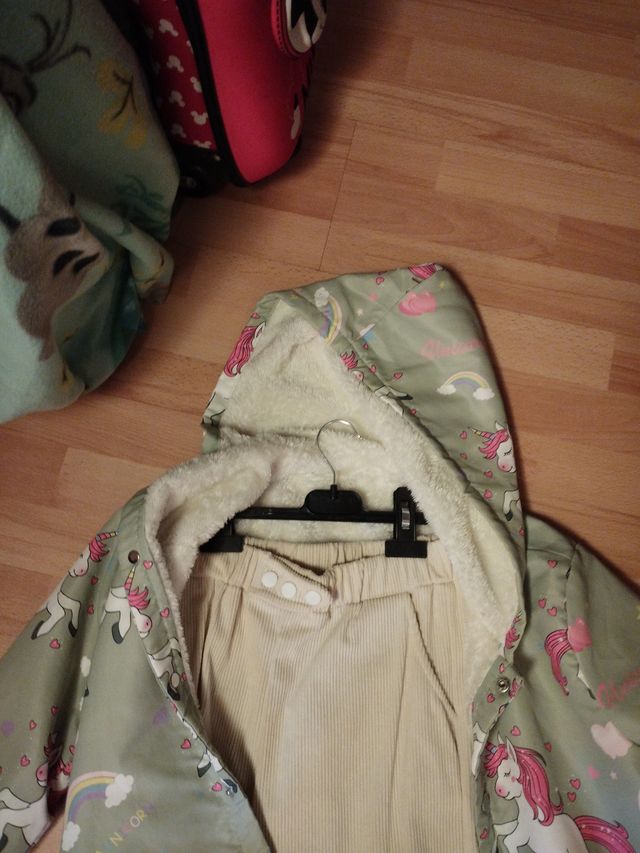 Conjunto niña chaqueta y pantalón unicornios