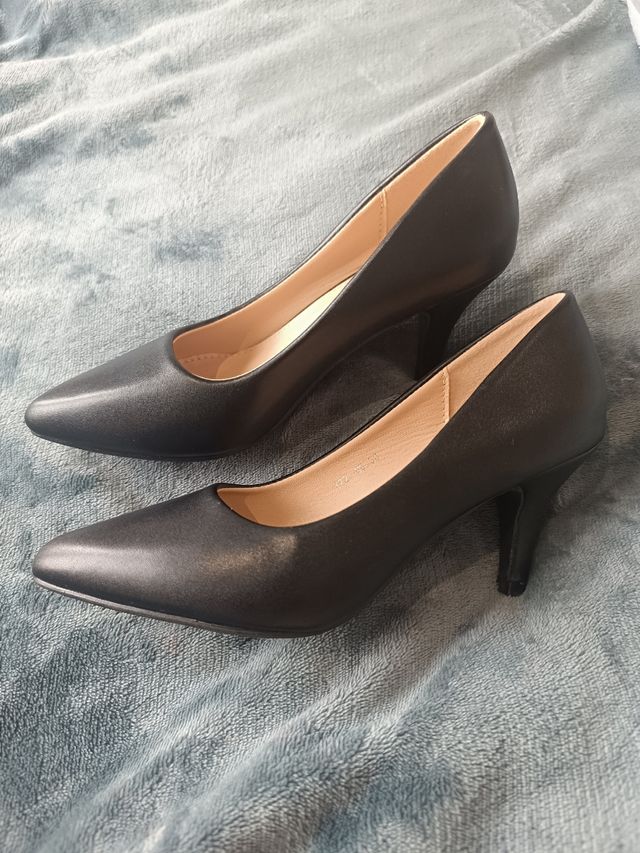 Zapatos de tacón negros