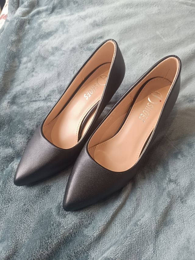 Zapatos de tacón negros