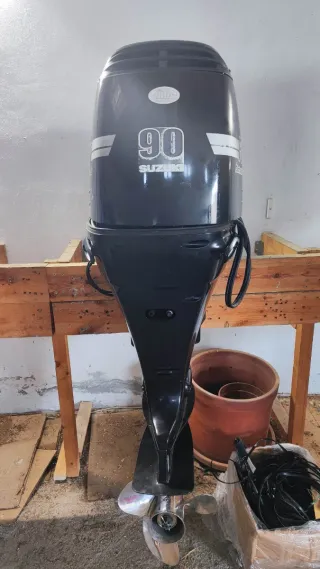 Fueraborda Suzuki DF90