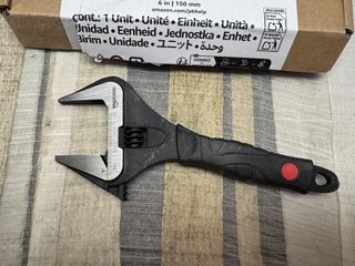 Llave de boca ajustable Amazon Basics