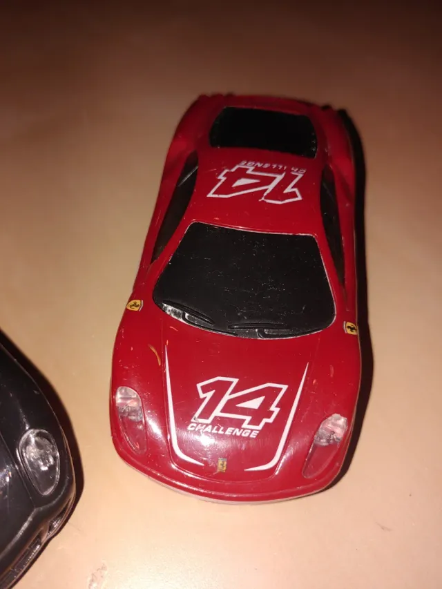 Coches Ferrari a escala