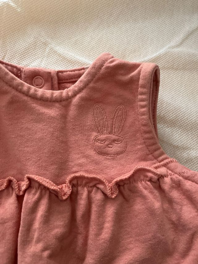 Vestido bebé rosa con dibujo de conejo