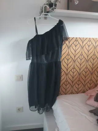 Vestido negro midi fiesta