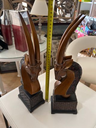 Pareja Figuras Antílope Madera y Cristal