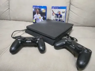 PS4 (PlayStation 4) Nera + 2 Controller