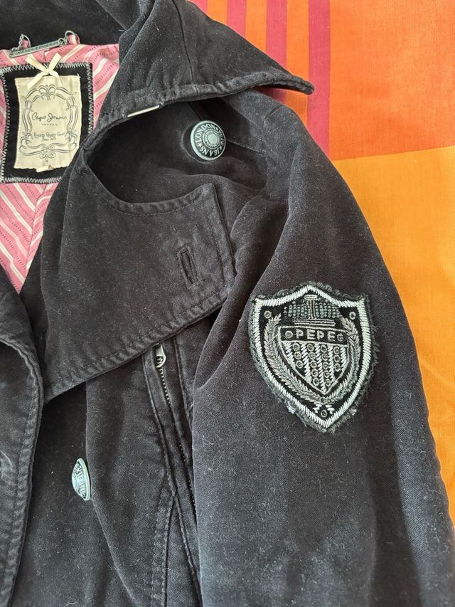 Abrigo Pepe Jeans Negro y Rosa