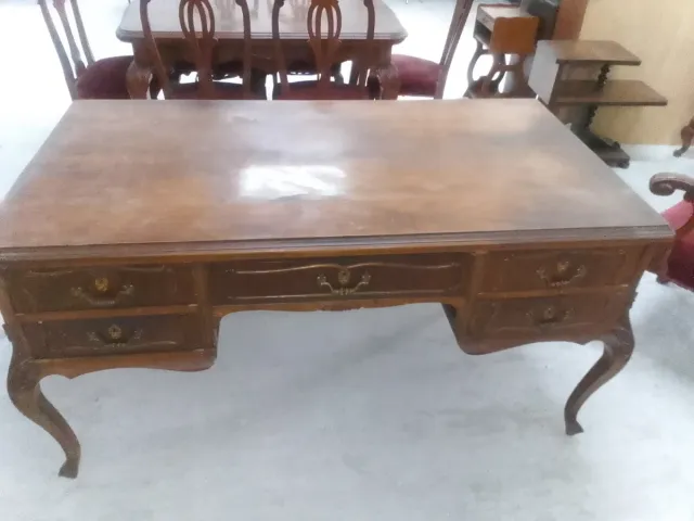 Escritorio antiguo de caoba