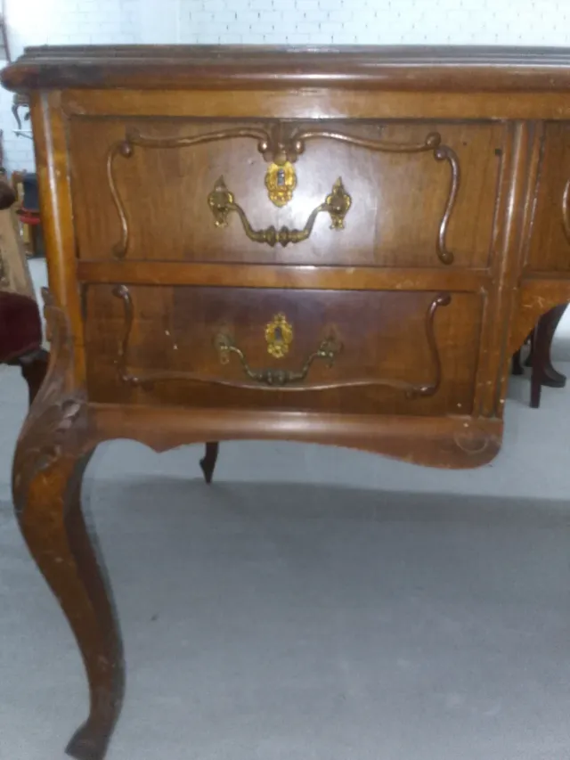 Escritorio antiguo de caoba