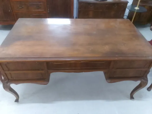 Escritorio antiguo de caoba