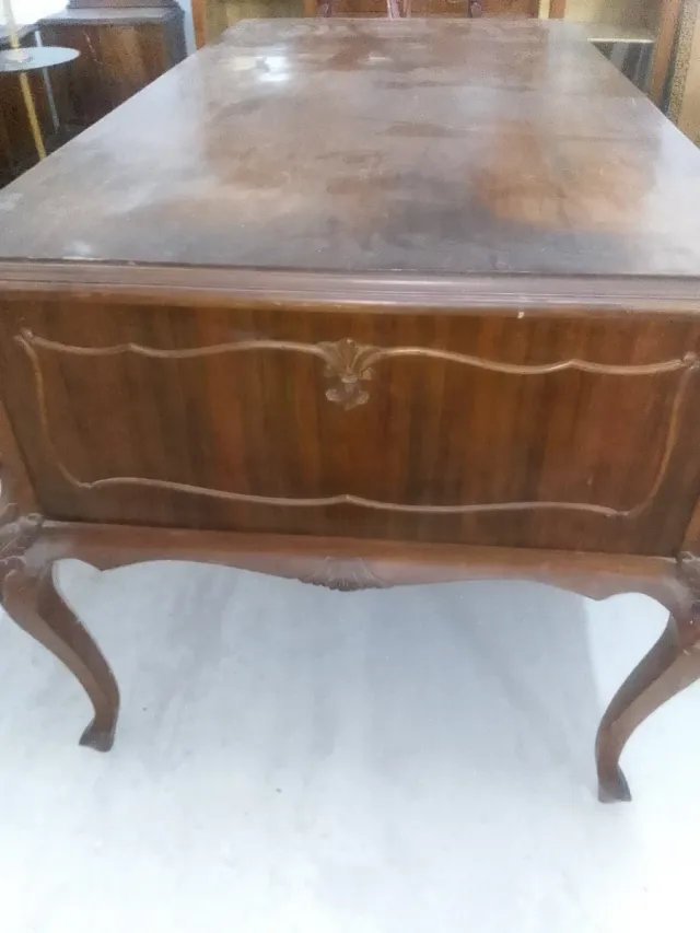 Escritorio antiguo de caoba