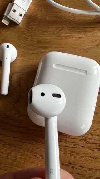 AirPods 2da Gen con Cable de Carga