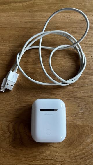 AirPods 2da Gen con Cable de Carga