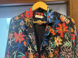 Americana floral negra multicolor