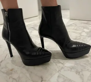 Botines Prada Piel Negros