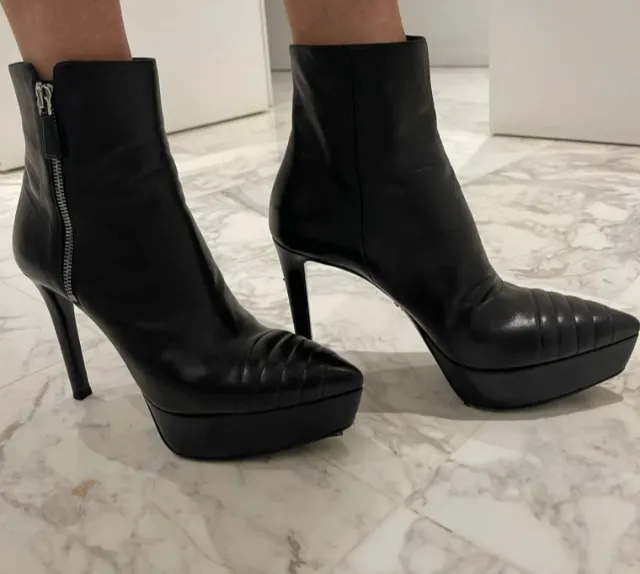 Botines Prada Piel Negros