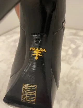 Botines Prada Piel Negros