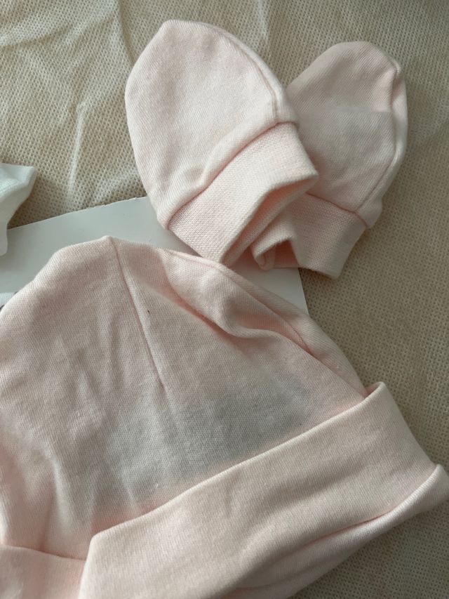 Pack Gorro y Manoplas Bebé