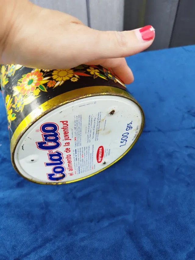 Lata antigua Colacao floral