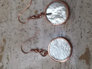 Pendientes de nácar y cobre