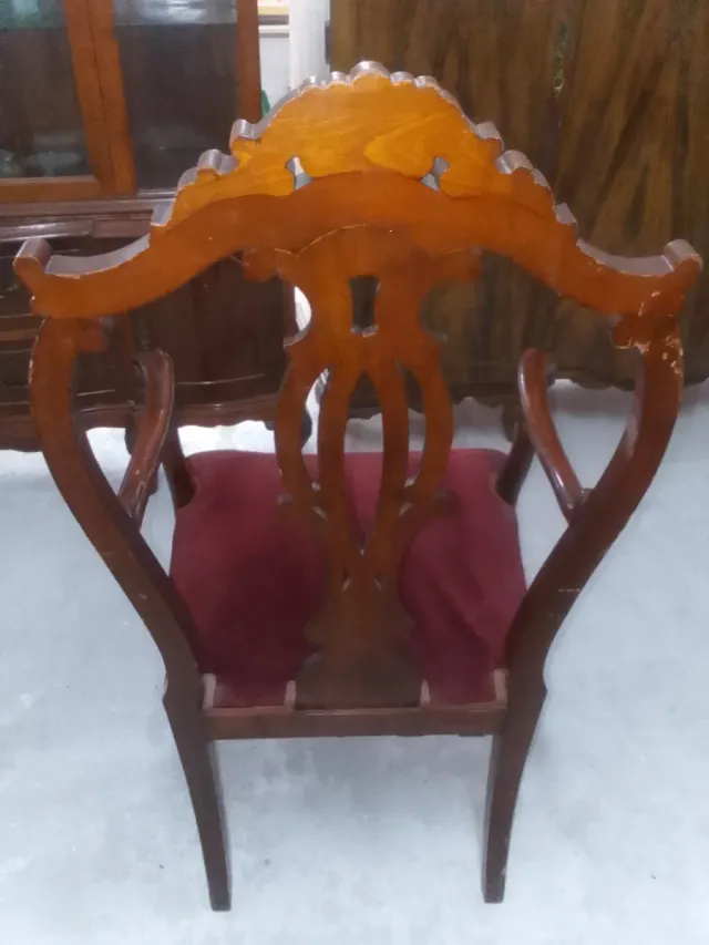 Butacas antiguas de caoba con tapicería de terciop