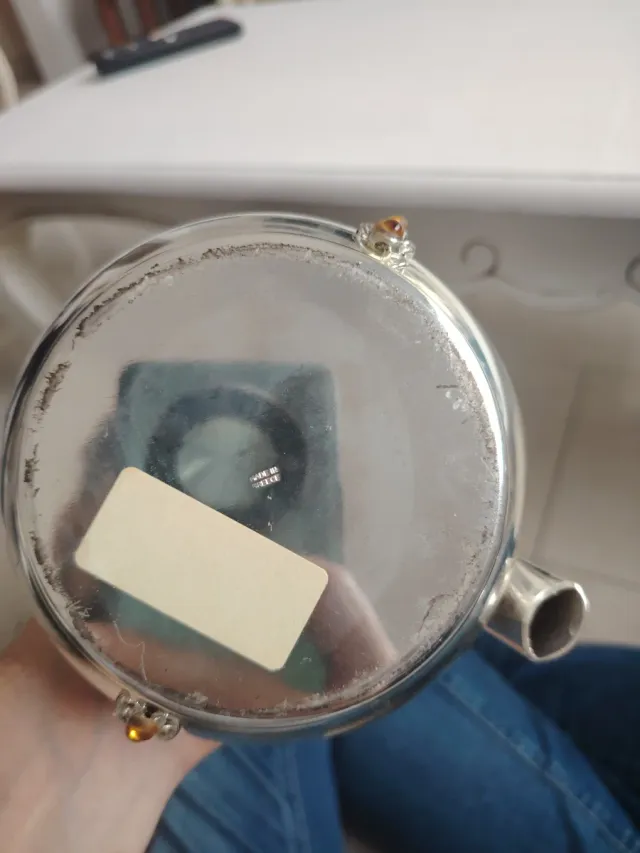 Juego de té metálico dorado y plateado