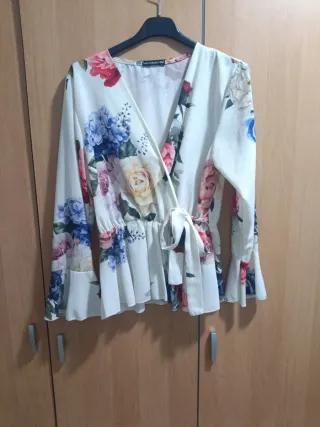 Blusa floral manga larga
