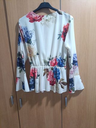 Blusa floral manga larga