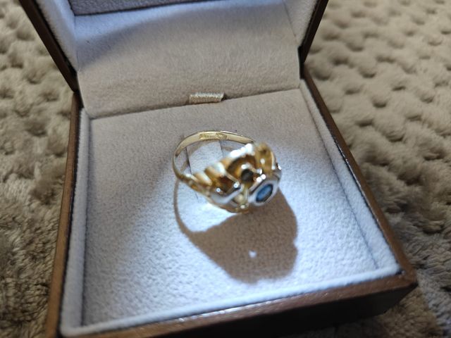 Anello Oro Giallo Zaffiro Blu